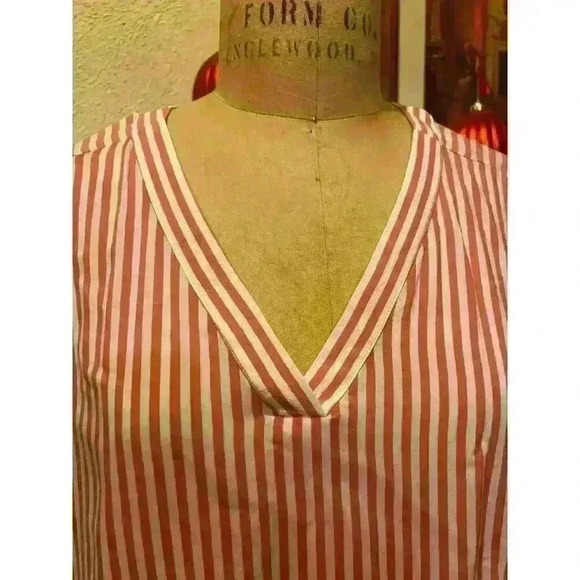 Women's GAP Striped V-neck Short Rolled Sleeves Pullover Top Size XL - Picture 2 of 8